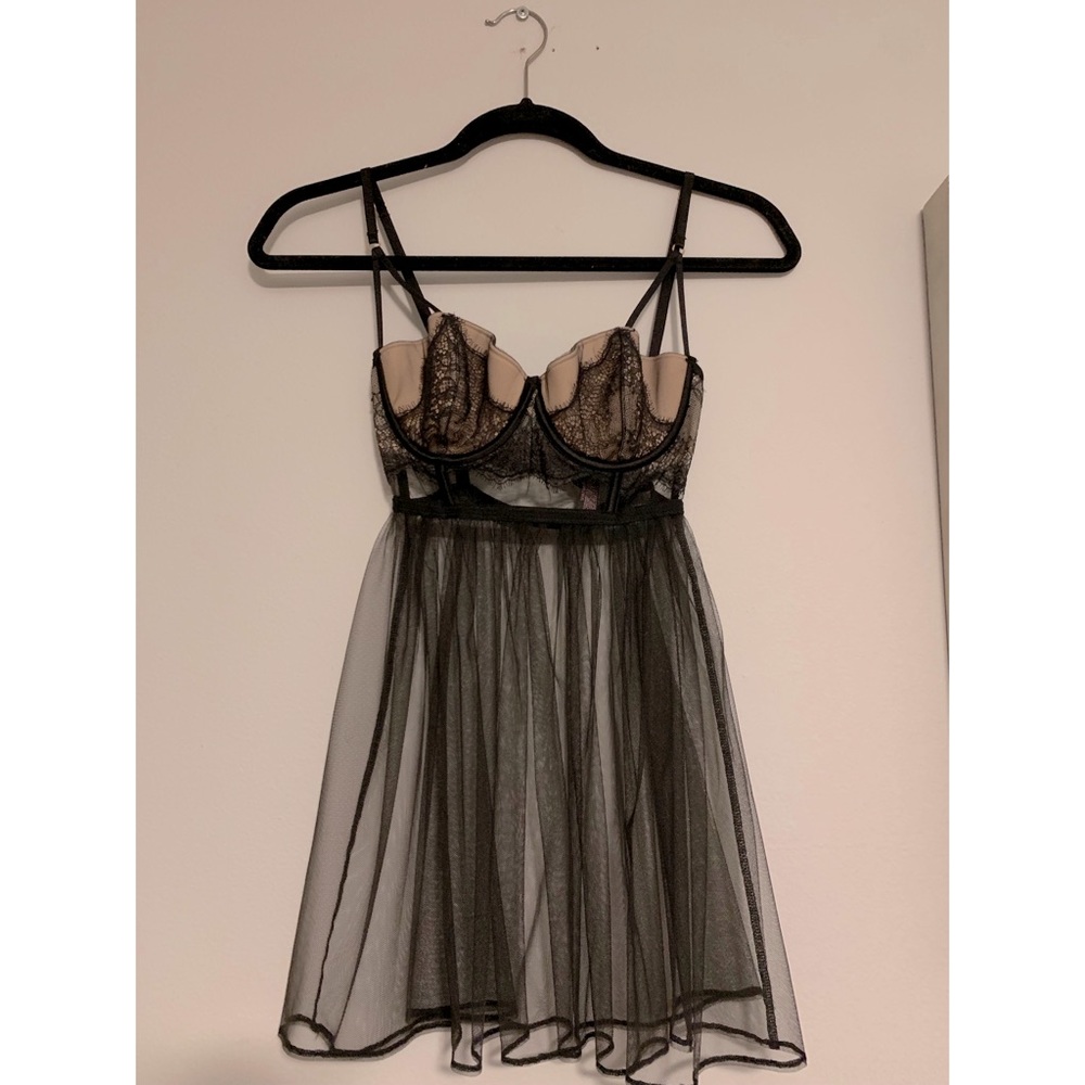 Victoria's Secret Black Sheer Lace Babydoll - Picture 4 of 15